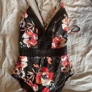 XS Cupshe Bathing Suit